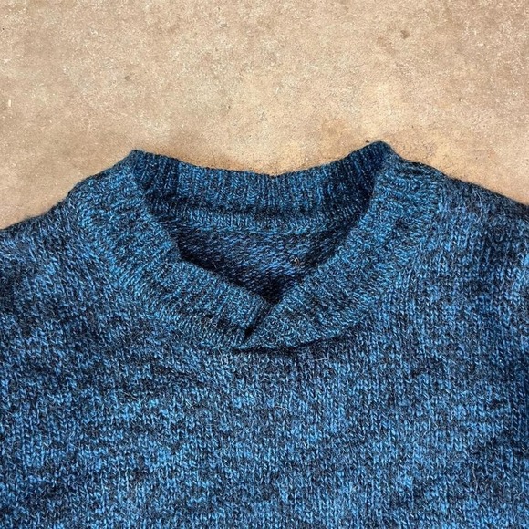 Blue vintage 80s crewneck sweater - Picture 2 of 5